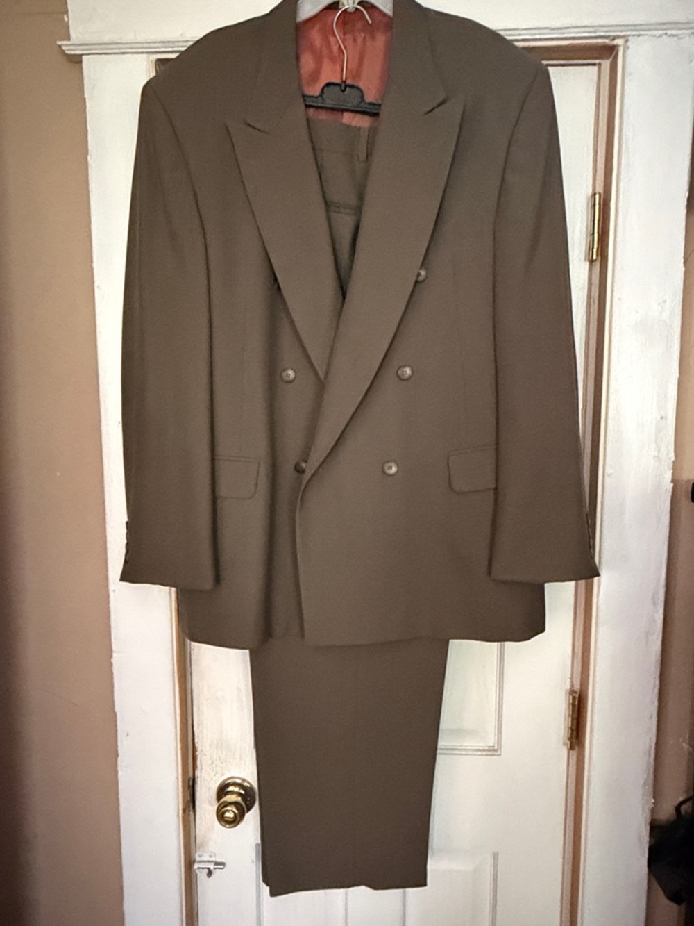 Men's Double-Breasted Brown Suit - Classic Tailored Set